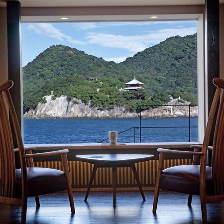 Migiwatei Ochi Kochi Hotel Tomo Екстериор снимка