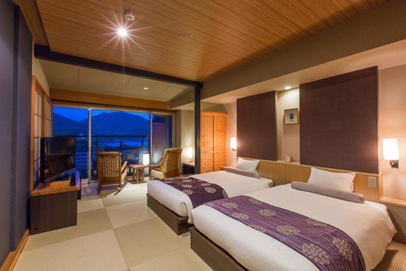 Migiwatei Ochi Kochi Hotel Tomo Екстериор снимка