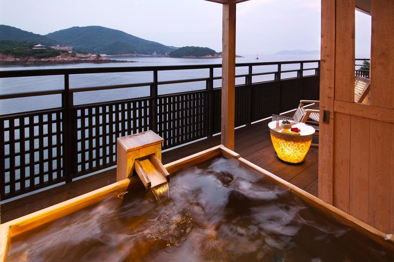 Migiwatei Ochi Kochi Hotel Tomo Екстериор снимка