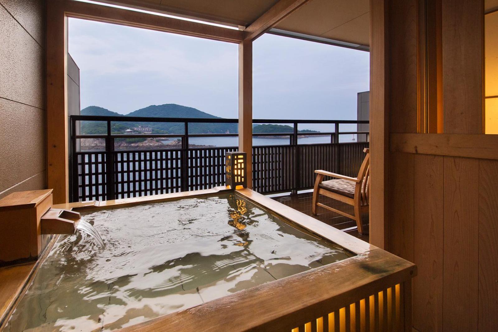 Migiwatei Ochi Kochi Hotel Tomo Екстериор снимка