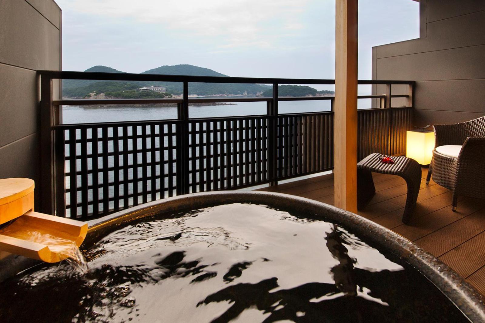 Migiwatei Ochi Kochi Hotel Tomo Екстериор снимка