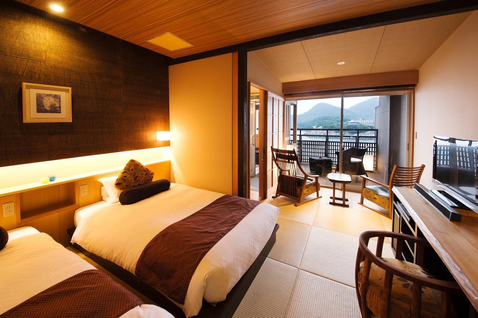 Migiwatei Ochi Kochi Hotel Tomo Екстериор снимка