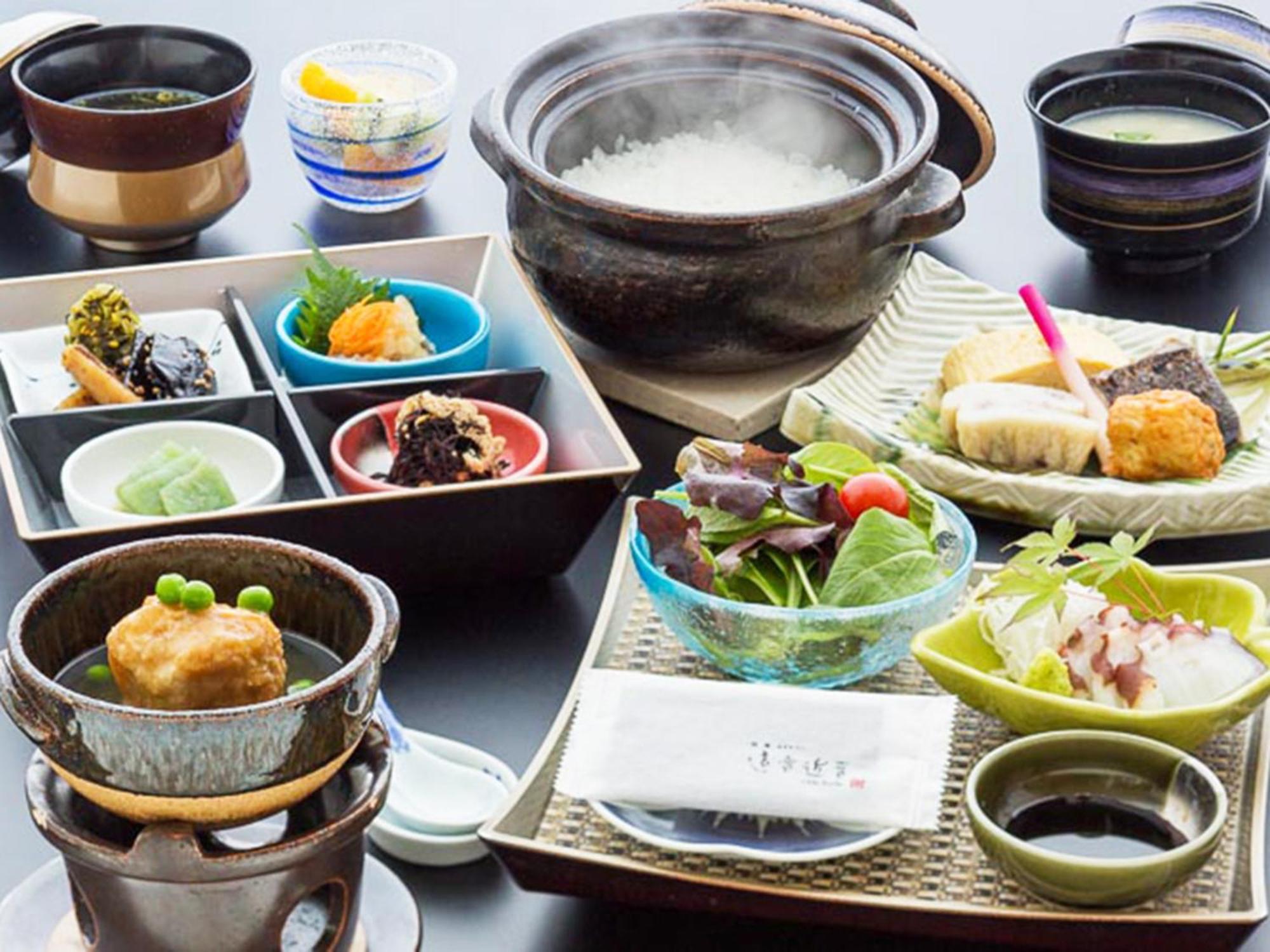 Migiwatei Ochi Kochi Hotel Tomo Екстериор снимка