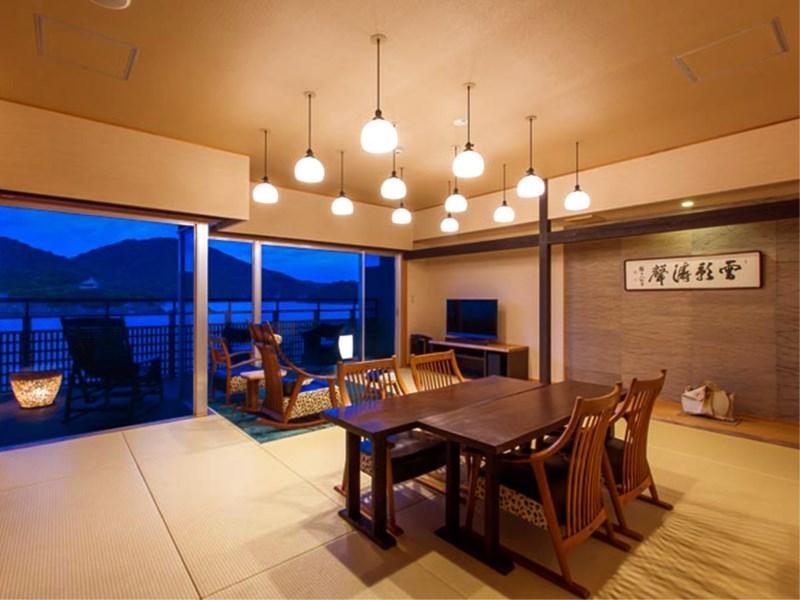 Migiwatei Ochi Kochi Hotel Tomo Екстериор снимка